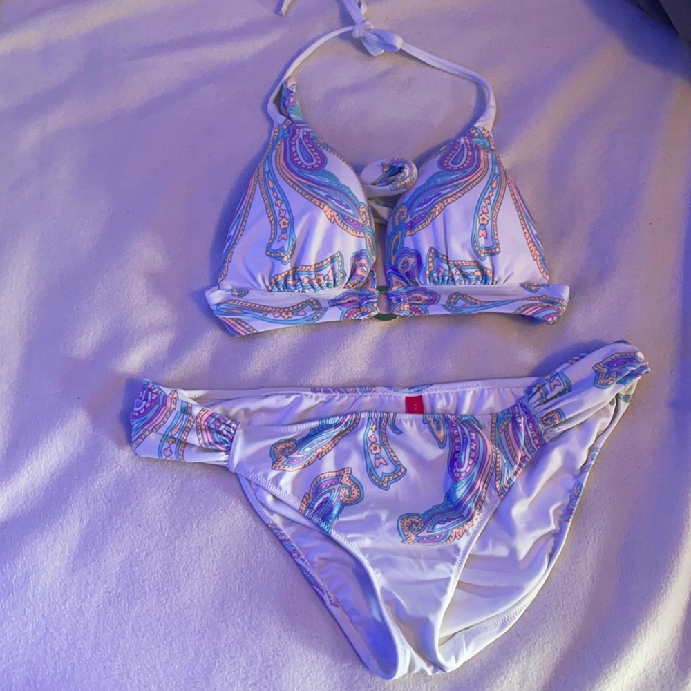 VS bikini